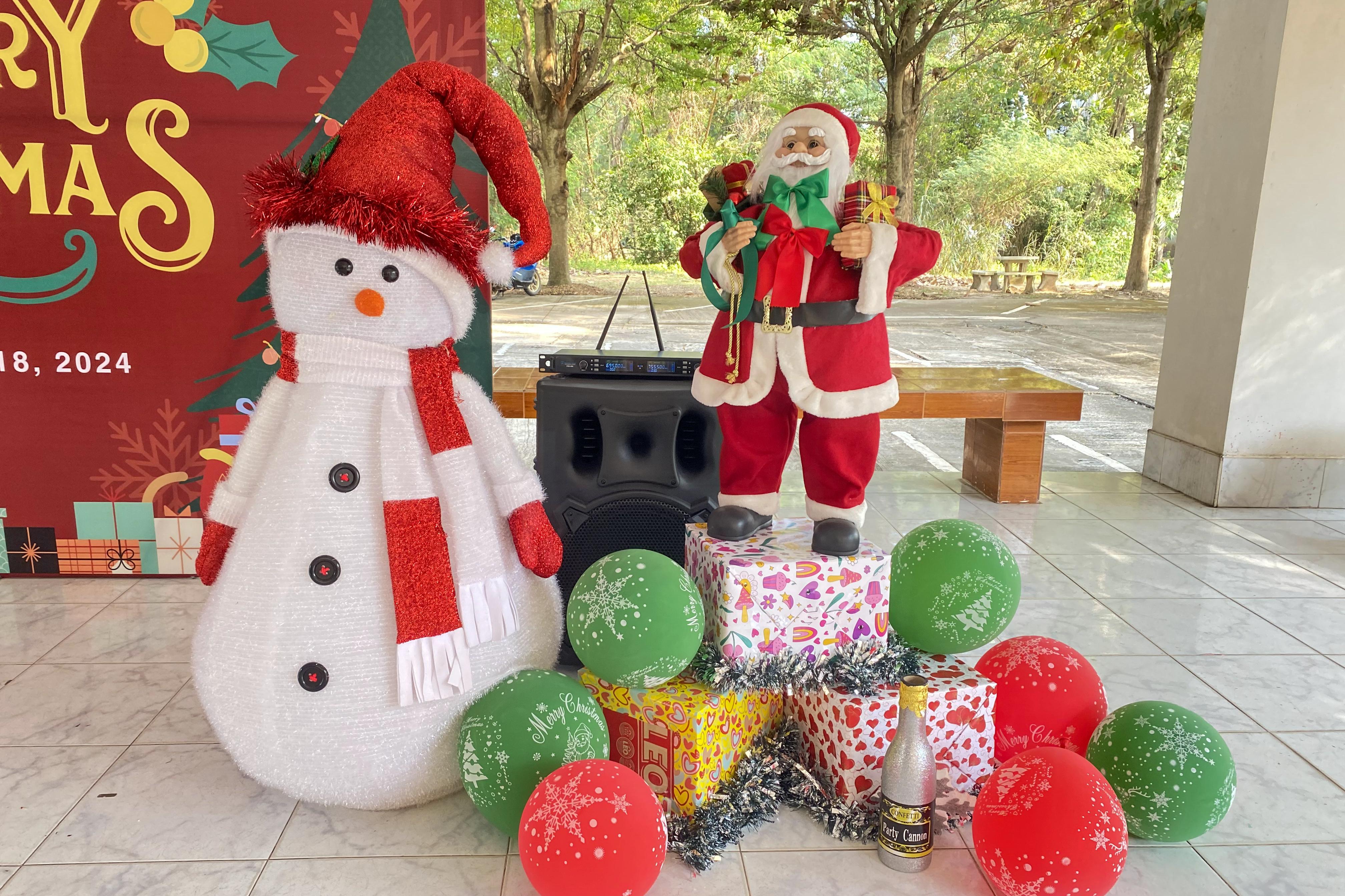 107. กิจกรรมนิทรรศการภาษาต่างประเทศ Christmas Day